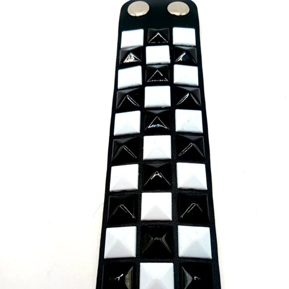 Skater Black + White 3 Row Studded Vegan Leather Bracelet New - Picture 3 of 9